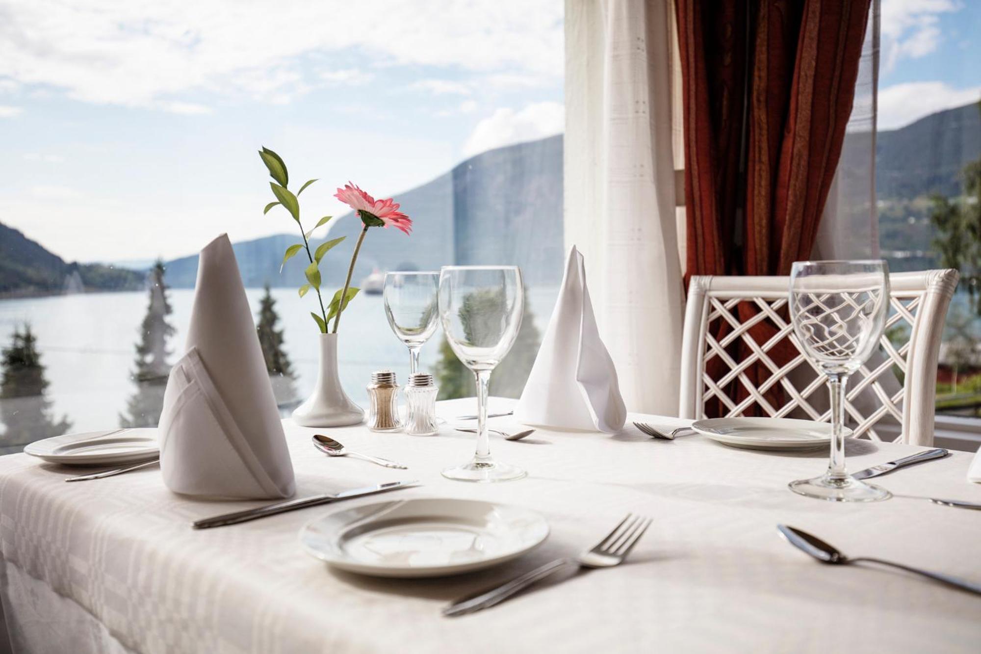 Olden Fjordhotel Kültér fotó